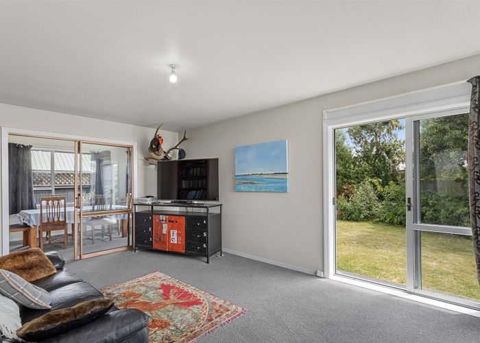  at 2/27 Gardiners Road, Bishopdale, Christchurch