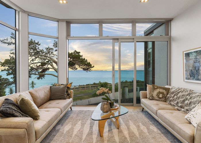  at 39 Beechwood Road, Rothesay Bay, Auckland