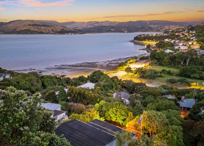  at 33 Oak Avenue, Paremata, Porirua, Wellington