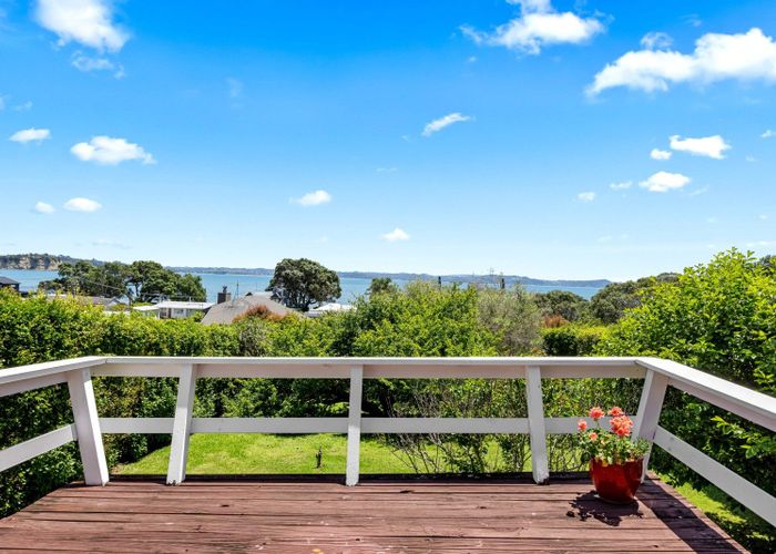  at 30 De Luen Avenue, Tindalls Beach, Whangaparaoa