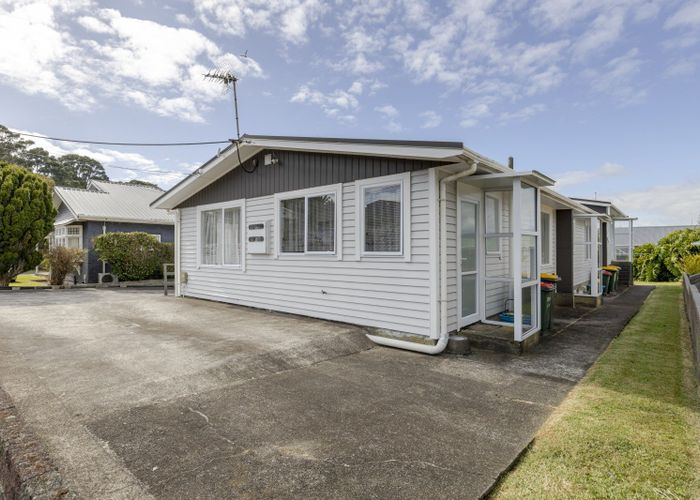  at 8 Simons Street, Moturoa, New Plymouth, Taranaki