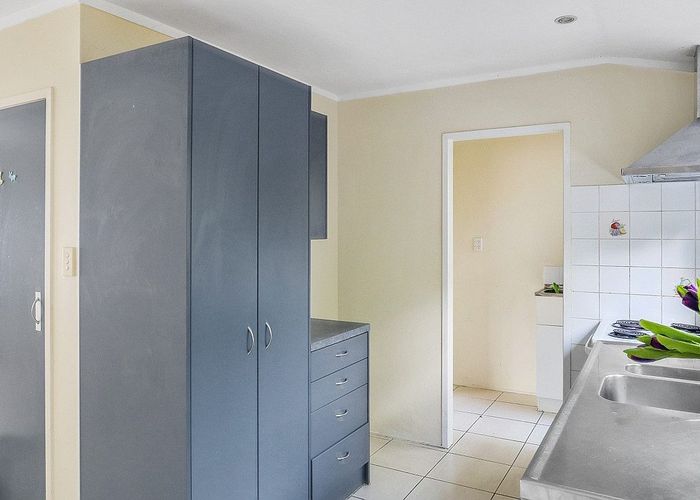  at 2/48 Mirrabooka Avenue, Howick, Manukau City, Auckland