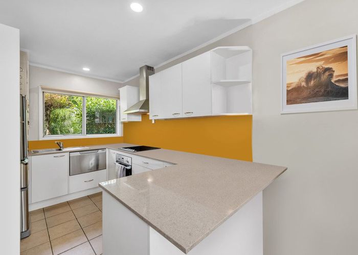  at 4/32 Cambrai Avenue, Mount Roskill, Auckland