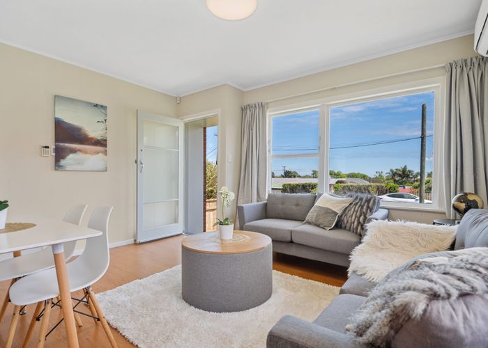  at 2/1 Kiekie Road, Mangere Bridge, Manukau City, Auckland