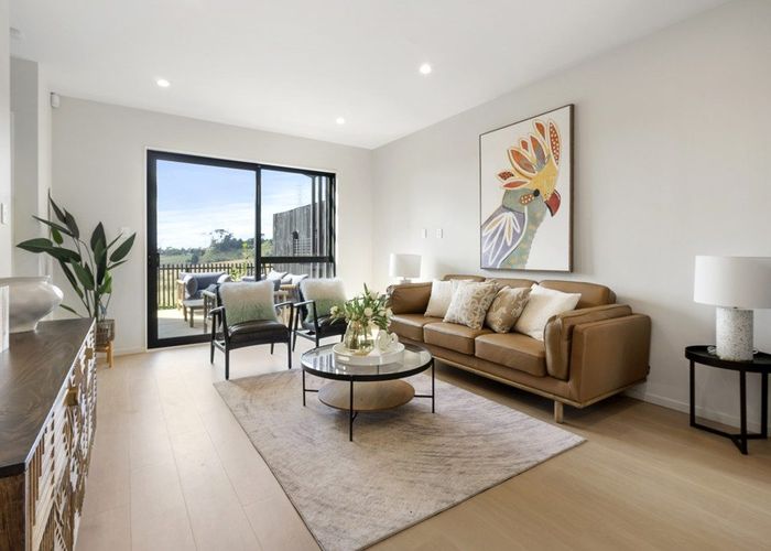  at 32 Paretao Street, Massey, Waitakere City, Auckland