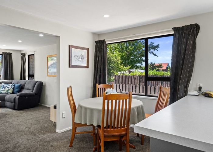  at 6 Kruse Place, Redwood, Christchurch