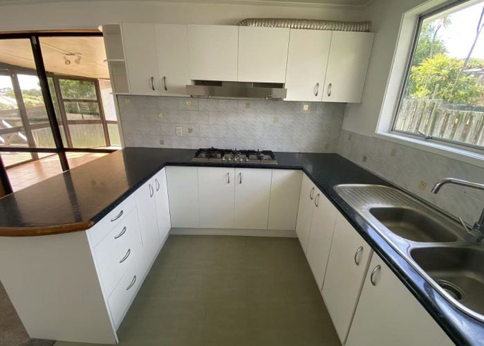  at 100 The Avenue, Lynfield, Auckland City, Auckland