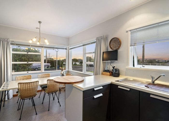 at 106 Eversleigh Road, Belmont, Auckland