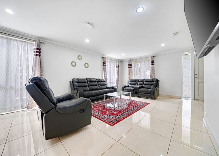  at 2 Ritchie Crescent, Takanini, Papakura, Auckland