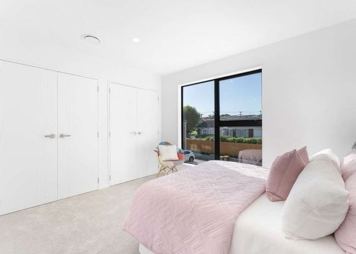  at 4/67 Royal View Road, Te Atatu South, Waitakere City, Auckland