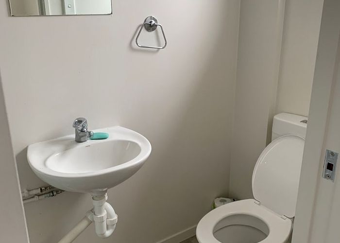  at B1/13 Lovell Court, Rosedale, North Shore City, Auckland