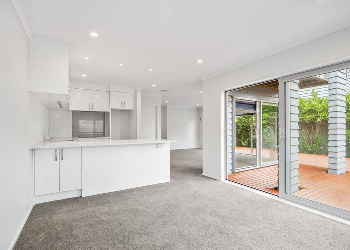  at 2/13 Crosher Place, Silverdale, Hamilton, Waikato