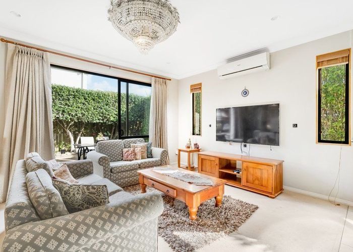  at 6 Cherrywood Crescent, Northpark, Manukau City, Auckland