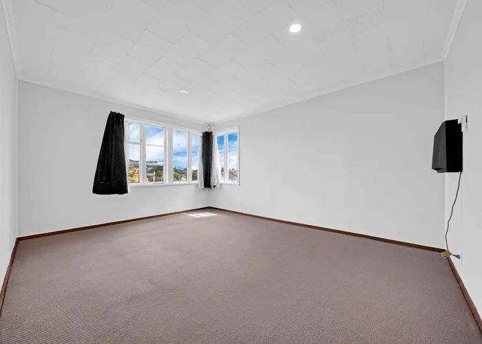  at 2 Galbraith Street, Mount Roskill, Auckland City, Auckland