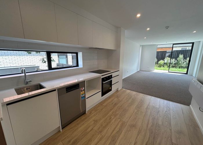  at 1/12 Treasure Lane, Te Atatu South, Waitakere City, Auckland