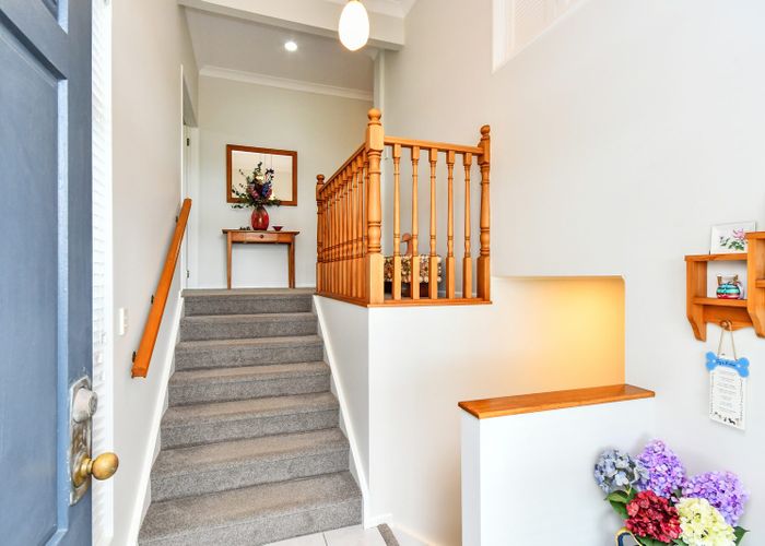  at 16 Menen Place, Manurewa, Auckland