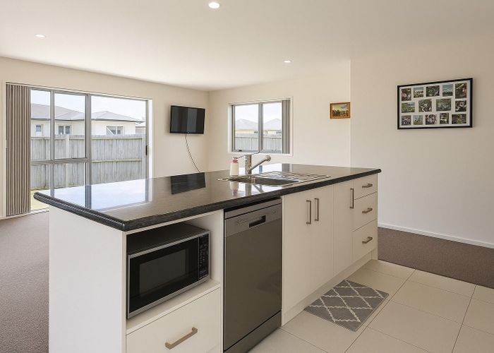  at 11 Pipipi Crescent, Takanini, Papakura, Auckland