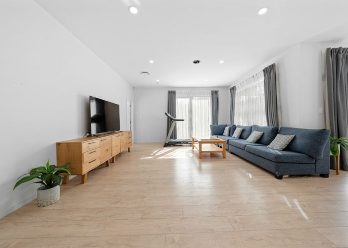  at 11 Mander Place, Bucklands Beach, Auckland