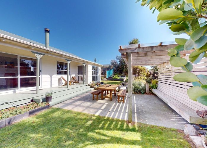  at 43 Kahukura Avenue, Waitārere Beach, Levin