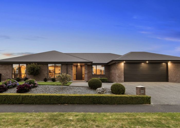  at 32 East Ellington Drive, Mairehau, Christchurch