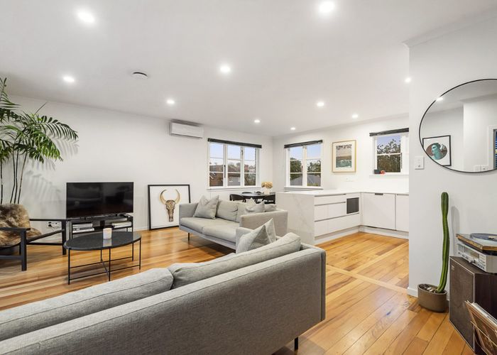  at 1/15 Rodney Road, Northcote Point, Auckland