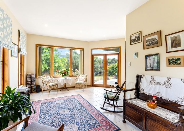  at 72 Heretaunga Square, Silverstream, Upper Hutt