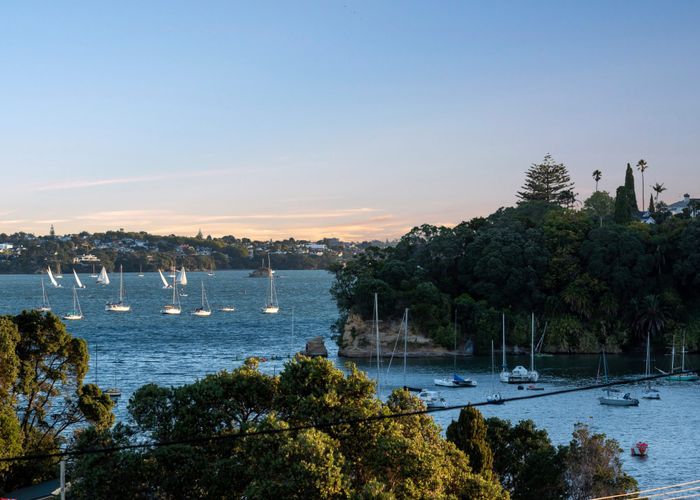 at 3 Council Terrace, Northcote Point, Auckland