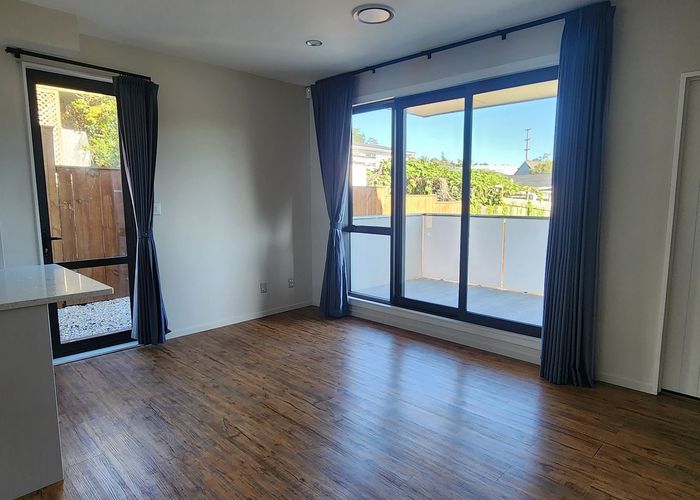  at 22F Totaravale Drive, Totara Vale, North Shore City, Auckland