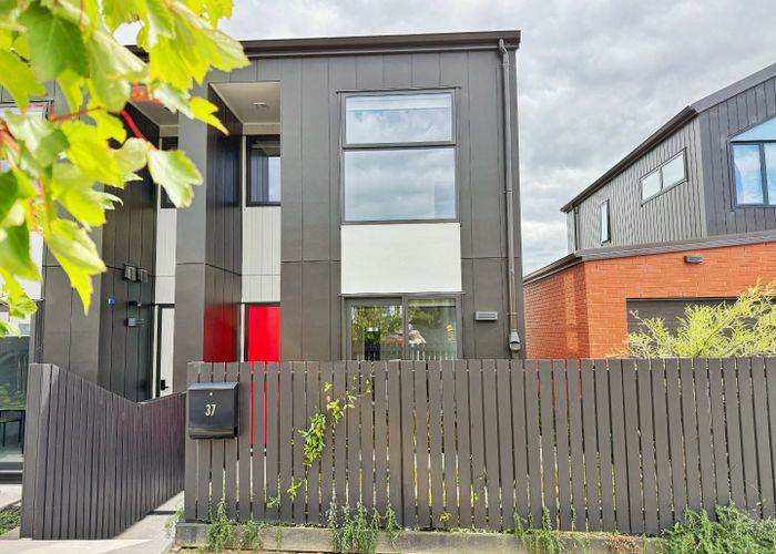  at 37 Te Aniwaniwa Terrace, Albany, North Shore City, Auckland
