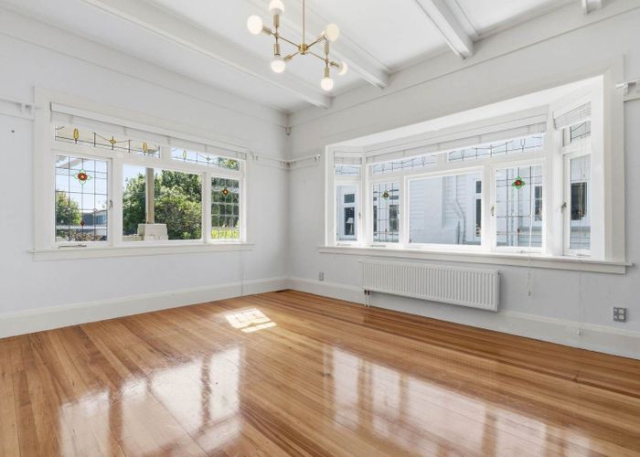  at 4 Woodford Road, Mount Eden, Auckland City, Auckland