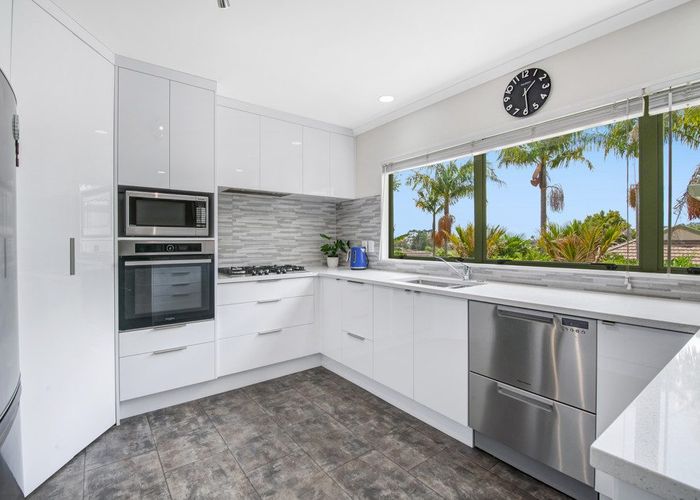  at 10 Jacanas Place, Unsworth Heights, North Shore City, Auckland
