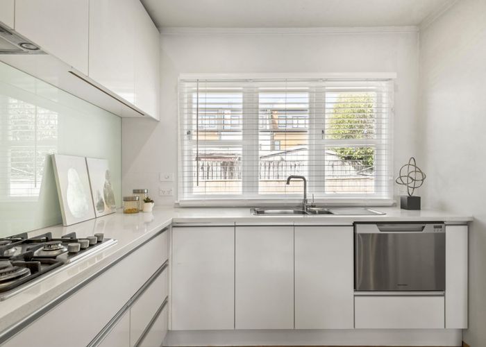 at 2/134 Onewa Road, Northcote, North Shore City, Auckland