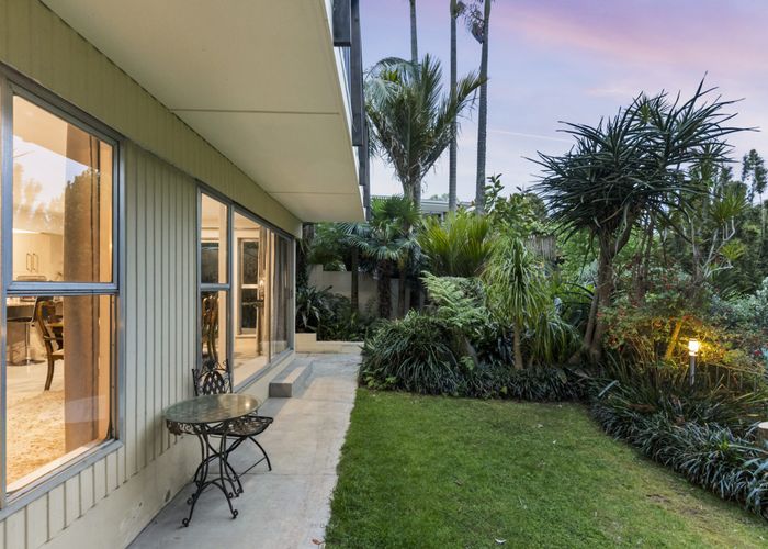  at 24 Hillcrest Grove, Hillpark, Auckland
