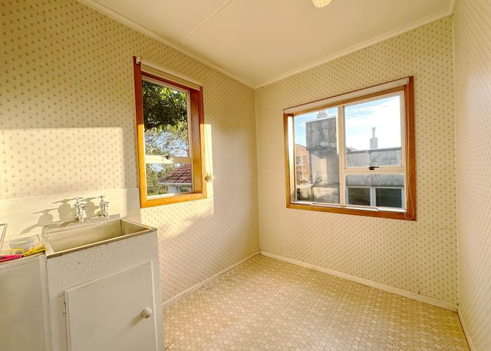  at 6 Weona Place, Westmere, Auckland City, Auckland
