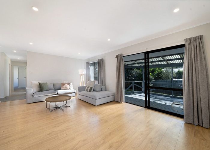  at 1/134 Mcleod Road, Te Atatu South, Waitakere City, Auckland