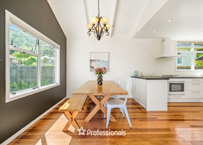  at 215 Whites Line East, Waiwhetu, Lower Hutt, Wellington