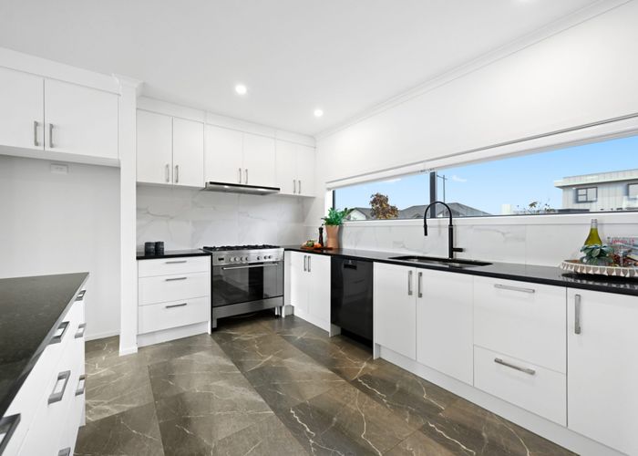  at 8 Maia Place, Flagstaff, Hamilton