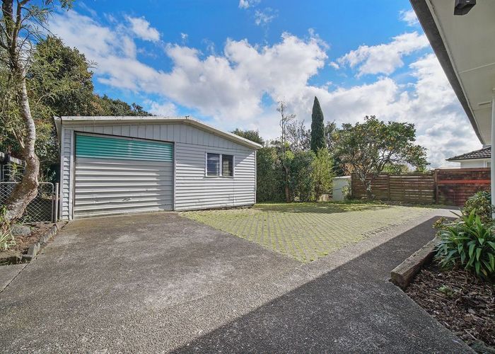  at 94 Edmonton Road, Henderson, Auckland