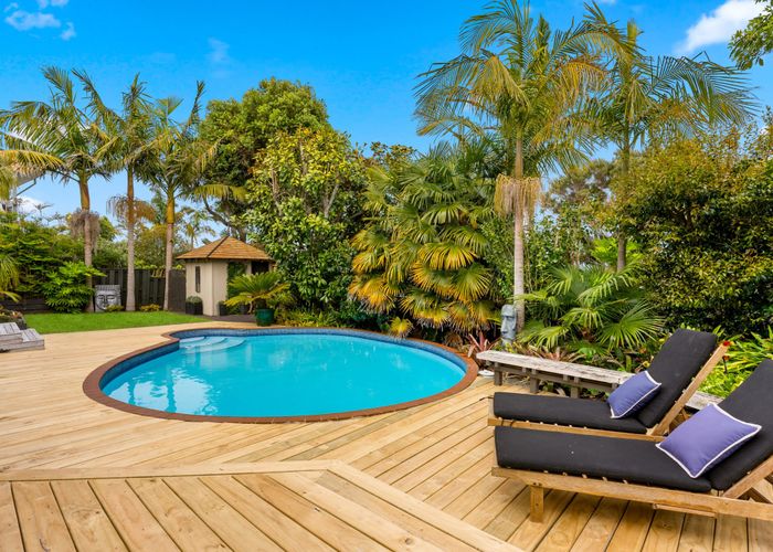  at 9 Porritt Avenue, Chatswood, Auckland