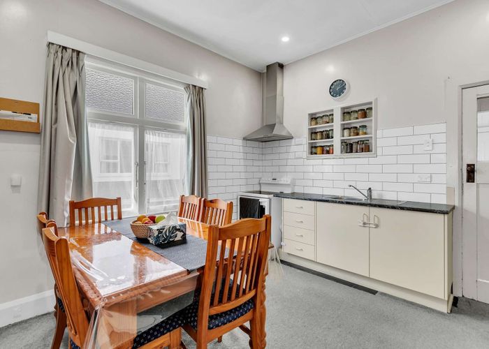  at 194 Ferguson Street, West End, Palmerston North, Manawatu / Whanganui