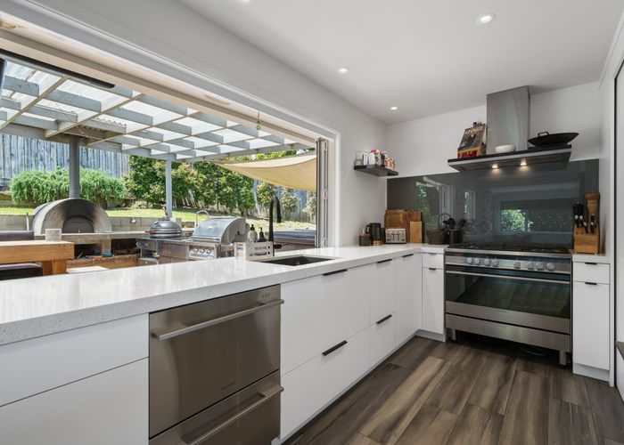  at 4 Hutchinsons Road, Bucklands Beach, Auckland