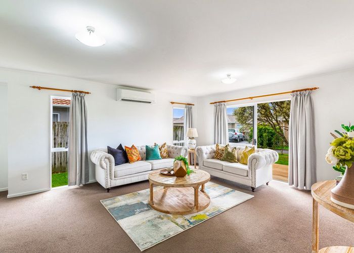  at 8E Rathgar Road, Henderson, Auckland