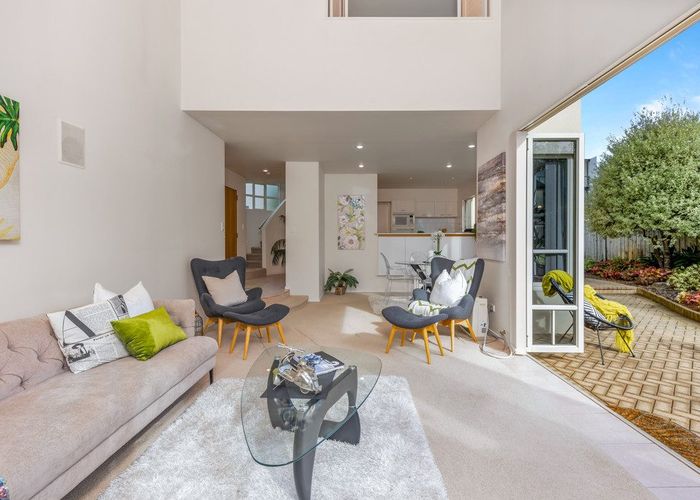  at 1/4 Frieston Road, Milford, Auckland