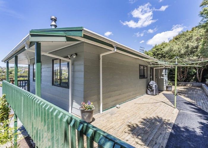  at 22 Shackle lane, Whitby, Porirua, Wellington