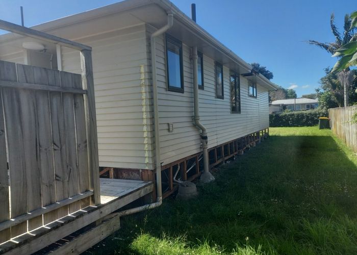  at Mangere Bridge, Manukau City, Auckland