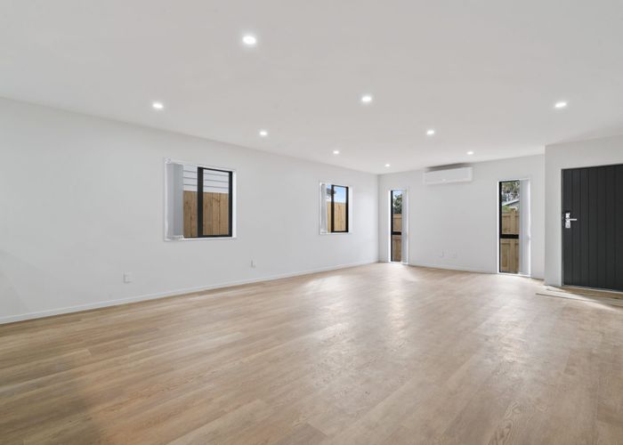  at 8 Corin Avenue, Manurewa, Manukau City, Auckland