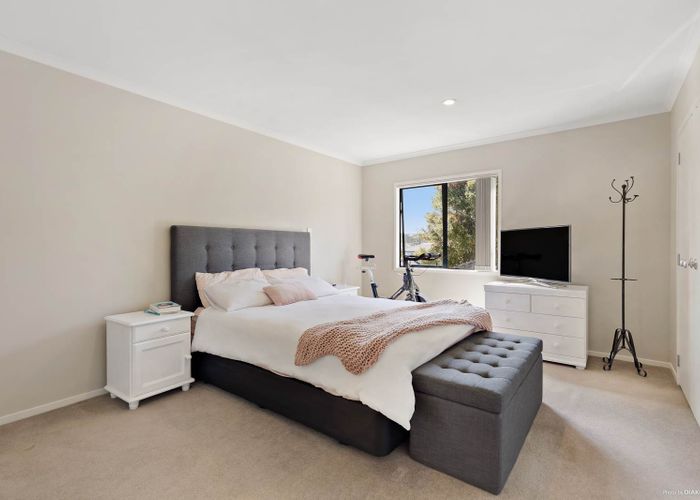  at 23 Candlestick Place, Oteha, Auckland