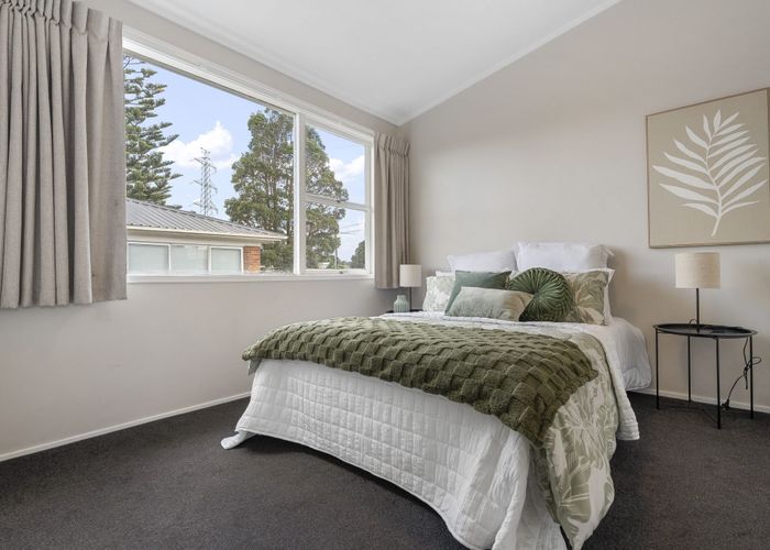  at 2/6 Leonard Road, Mount Wellington, Auckland City, Auckland