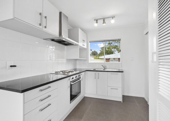  at 2/11 Karaka Street, New Lynn, Auckland