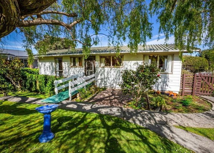  at 7 Tweed Road, Papakowhai, Porirua, Wellington